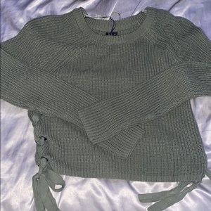 Army green knit sweater w bows